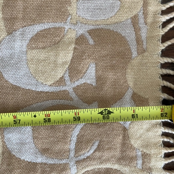 Reversible Coach emblem scarf - Picture 3 of 6